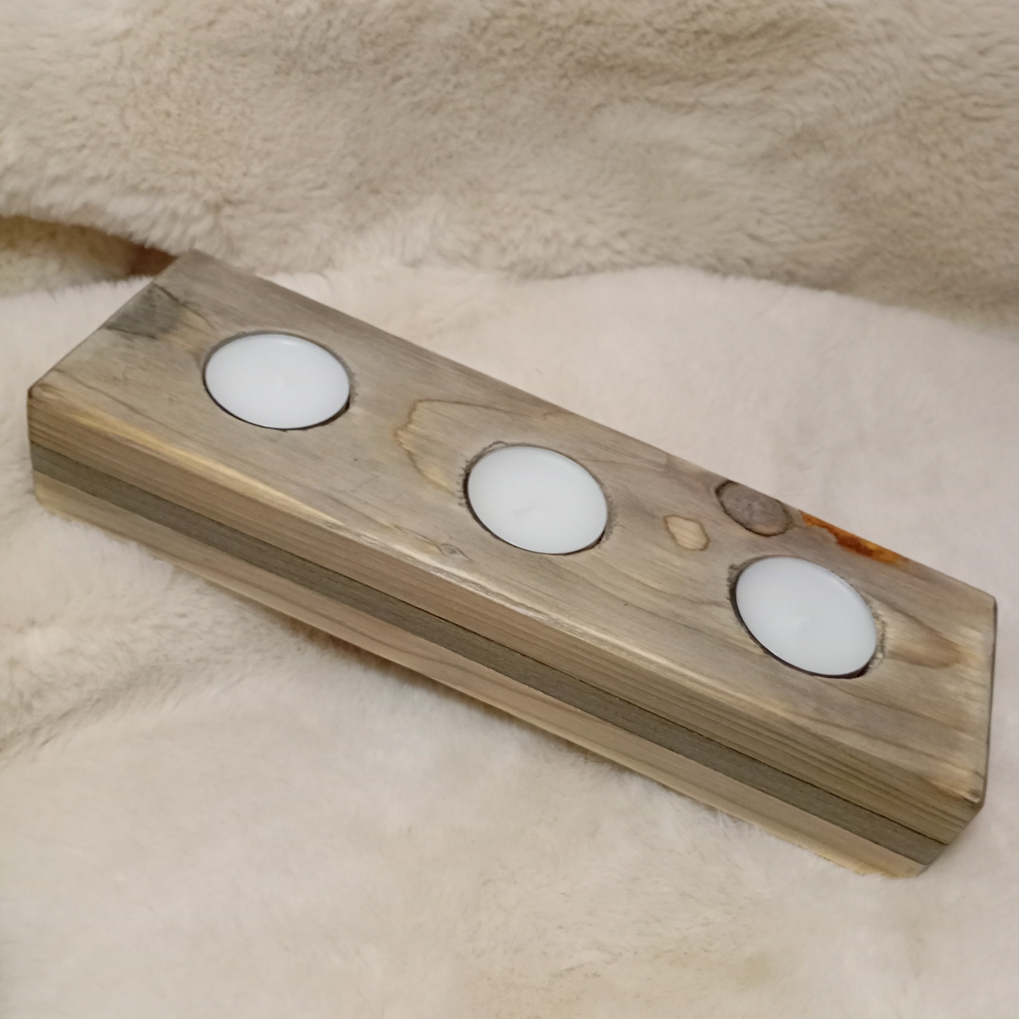 bougeoir en pin et châtaignier 3 bougies chauffe-plat vue de face