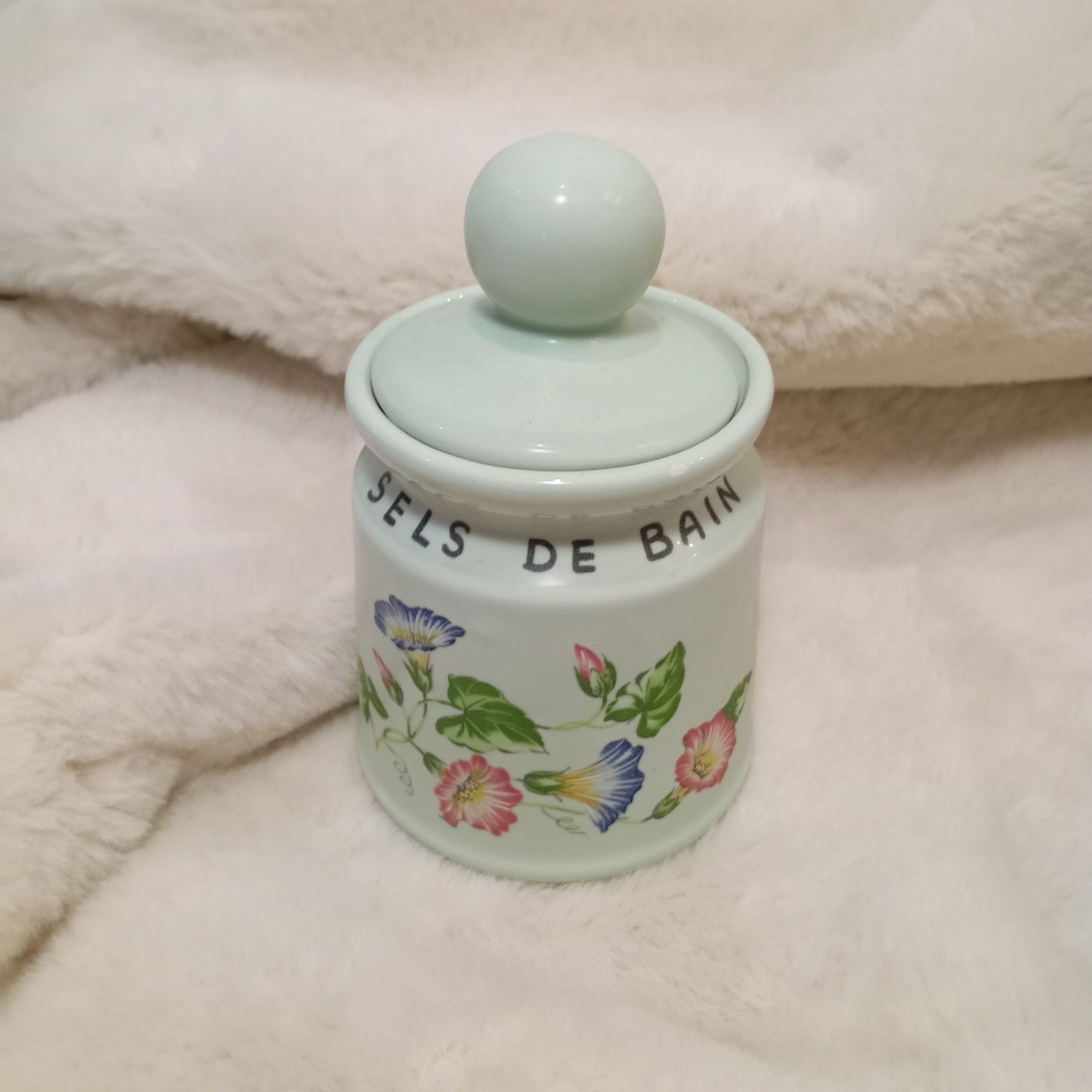 Pot en porcelaine blanc/ vert pour salle de bain "sels de bain"