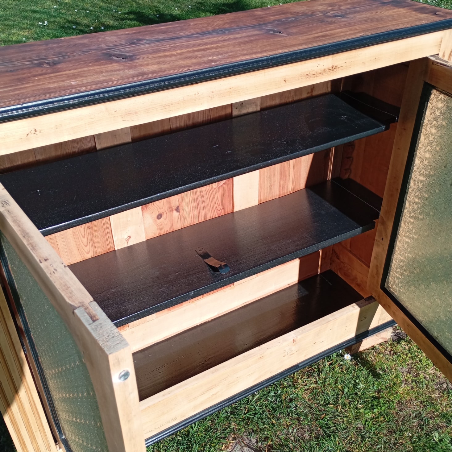 Buffet bas/ enfilade 2 portes vitrées – Image 2