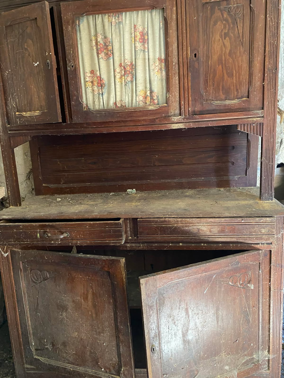 vaisselier en pin avant relooking