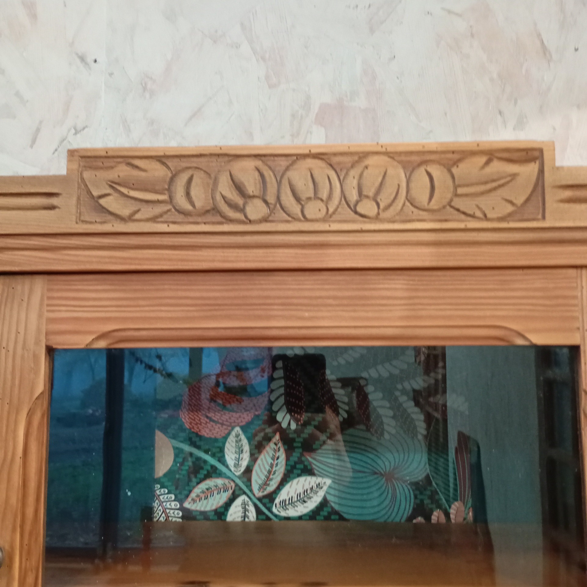 vaisselier en pin vue détail du haut