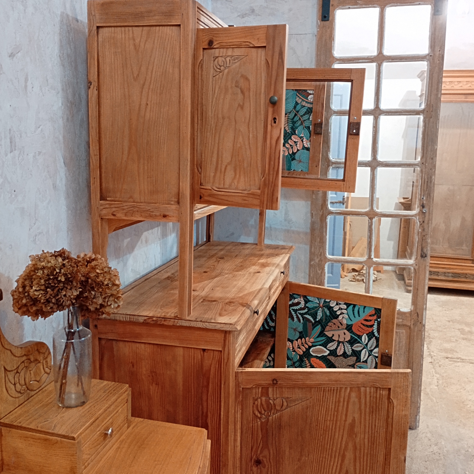 vaisselier en pin vue de droite