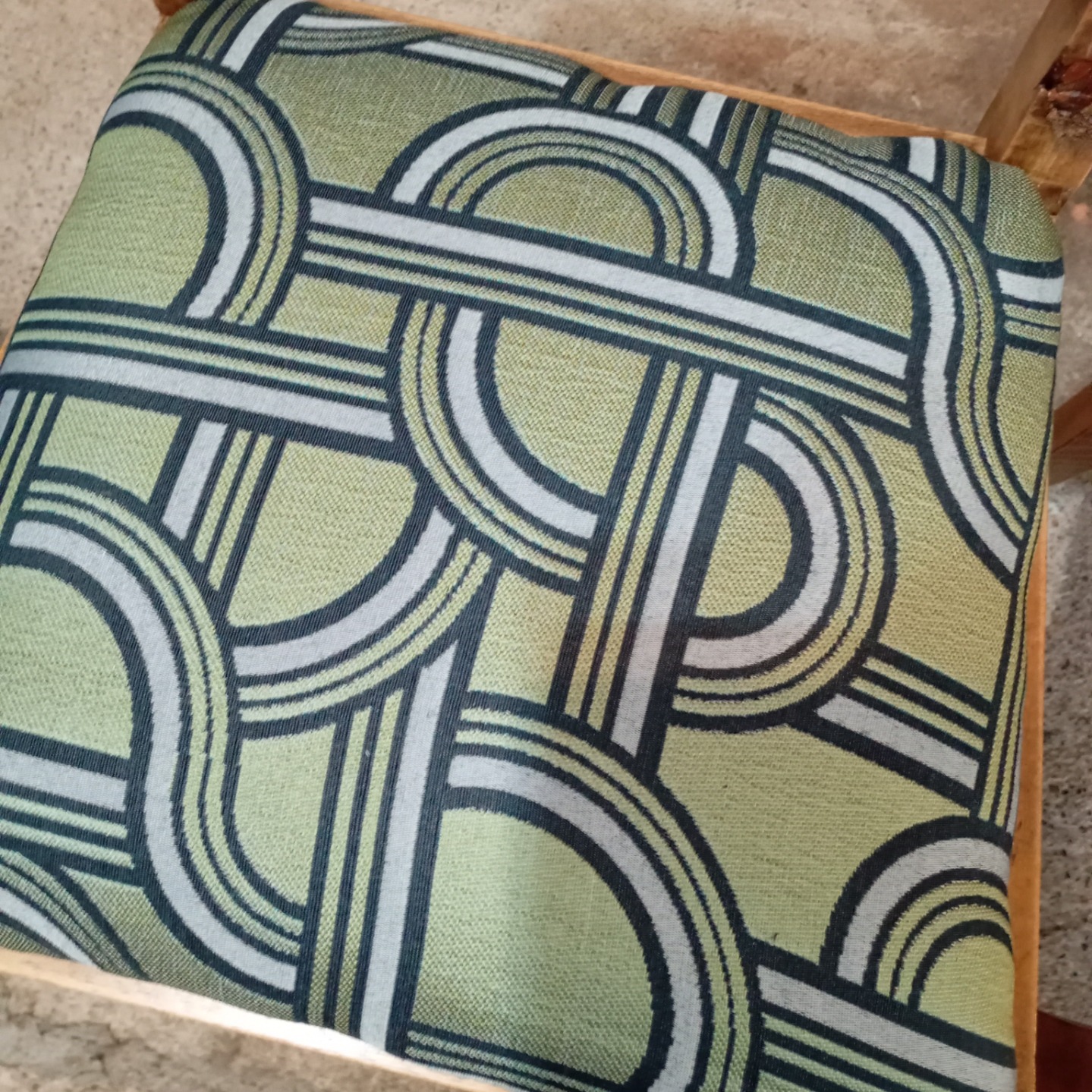 lot 3 chaises bois assises tissu vertes zoom sur tissu